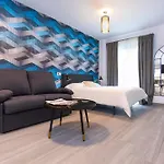 Malaga Rivas 34 Suites Homes